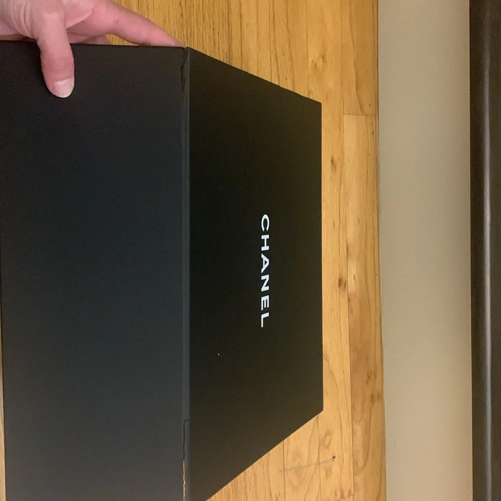 Chanel gift box - Picture 4 of 6